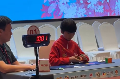 YiHeng Wang Sets a New 4.03 Rubik’s Cube Average World Record